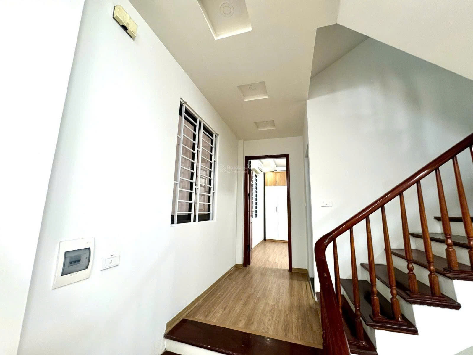 Bán nhà 40m2, 5 Tầng, 6PN+ nội thất, ôtô đỗ cửa, 2 mặt thoáng, cách đường chính 20m tại Trung Văn, Tố Hữu, Hà Nội
