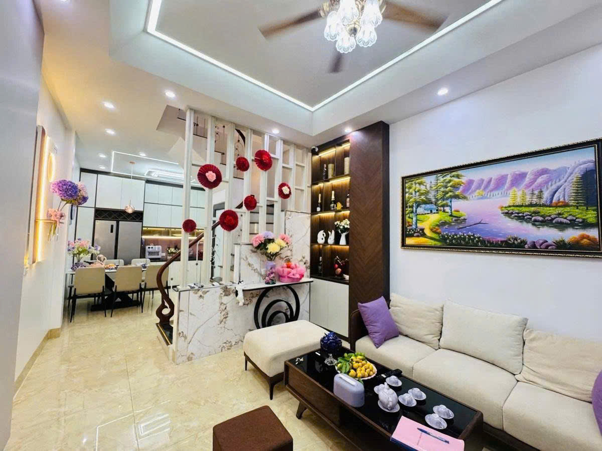 CHUNG CƯ CAO CẤP GOLDEN LAND | 116M² | 3PN | SLOT Ô TÔ | GIÁ 11 TỶ – 275 NGUYỄN TRÃI