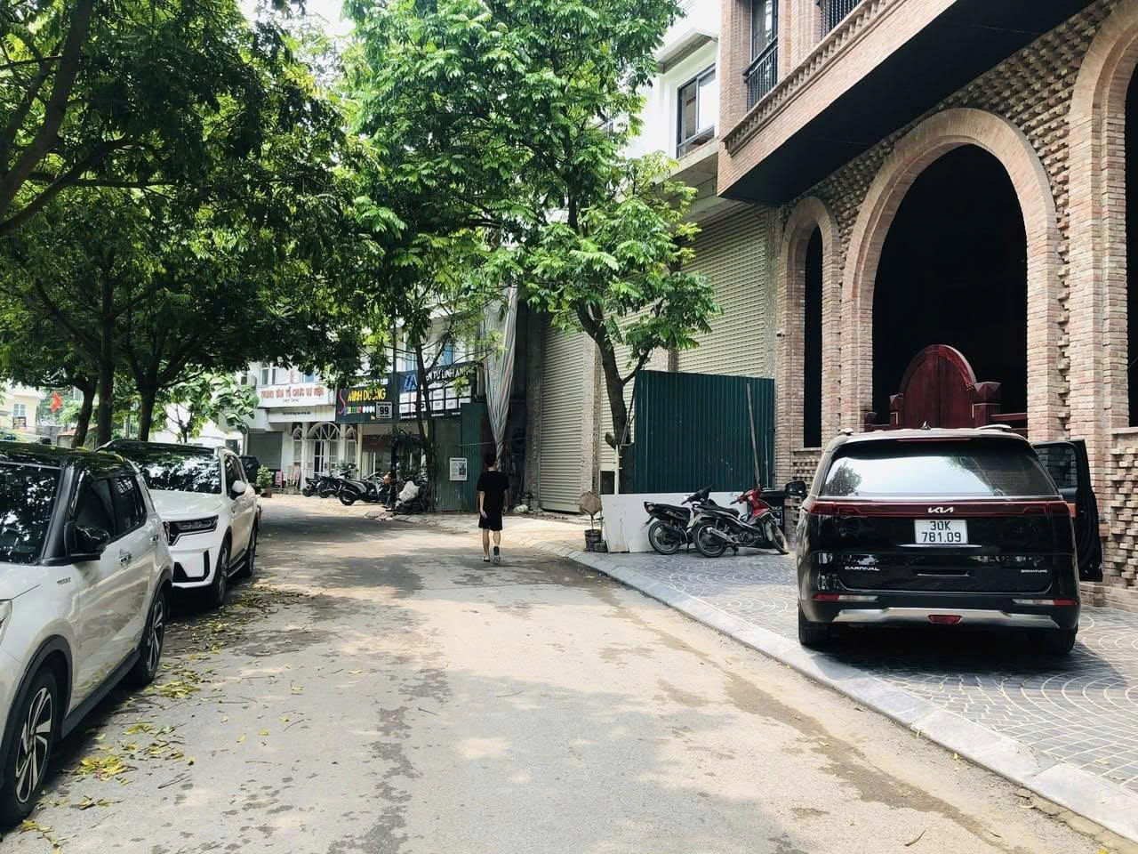 Mặt Hồ Ba Mẫu 82m2, 6T thang máy, MT4.6m lô góc view Hồ giá 44 tỷ hiếm Đống Đa
