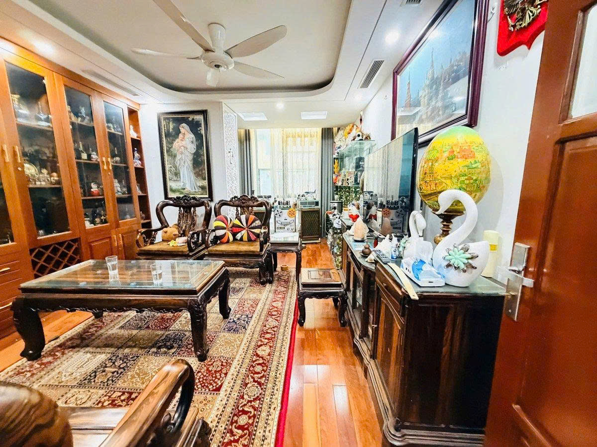 Phố Nguyễn Chánh 65m2, 7T thang máy cực đẹp, MT4.5m đường 3 ô tô tránh kinh doanh
