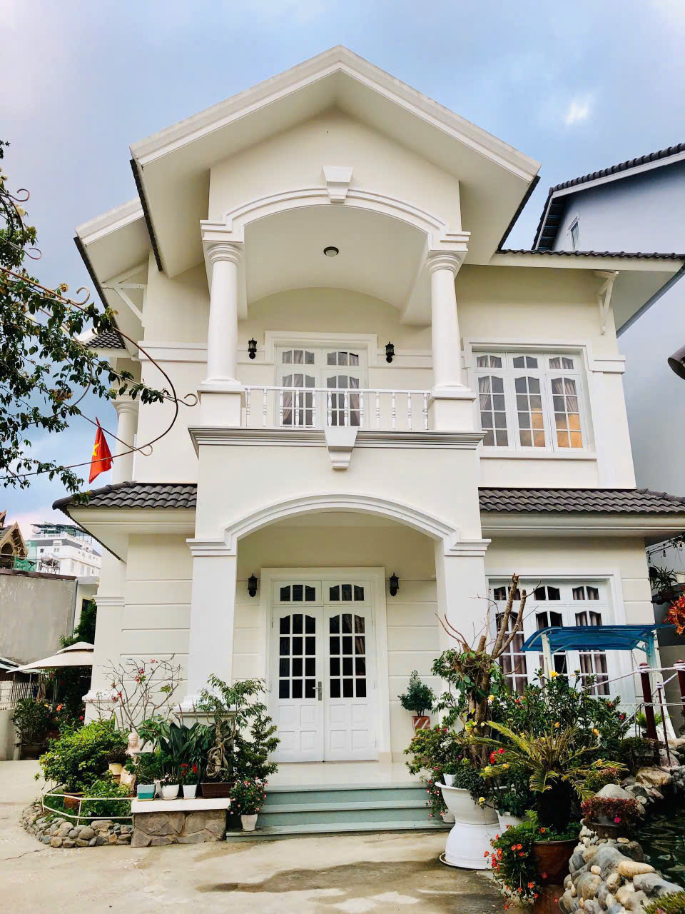 CHO THUÊ VILLA 8 PHÒNG NGỦ ĐƯỜNG HÙNG VƯƠNG ĐÀ LẠT