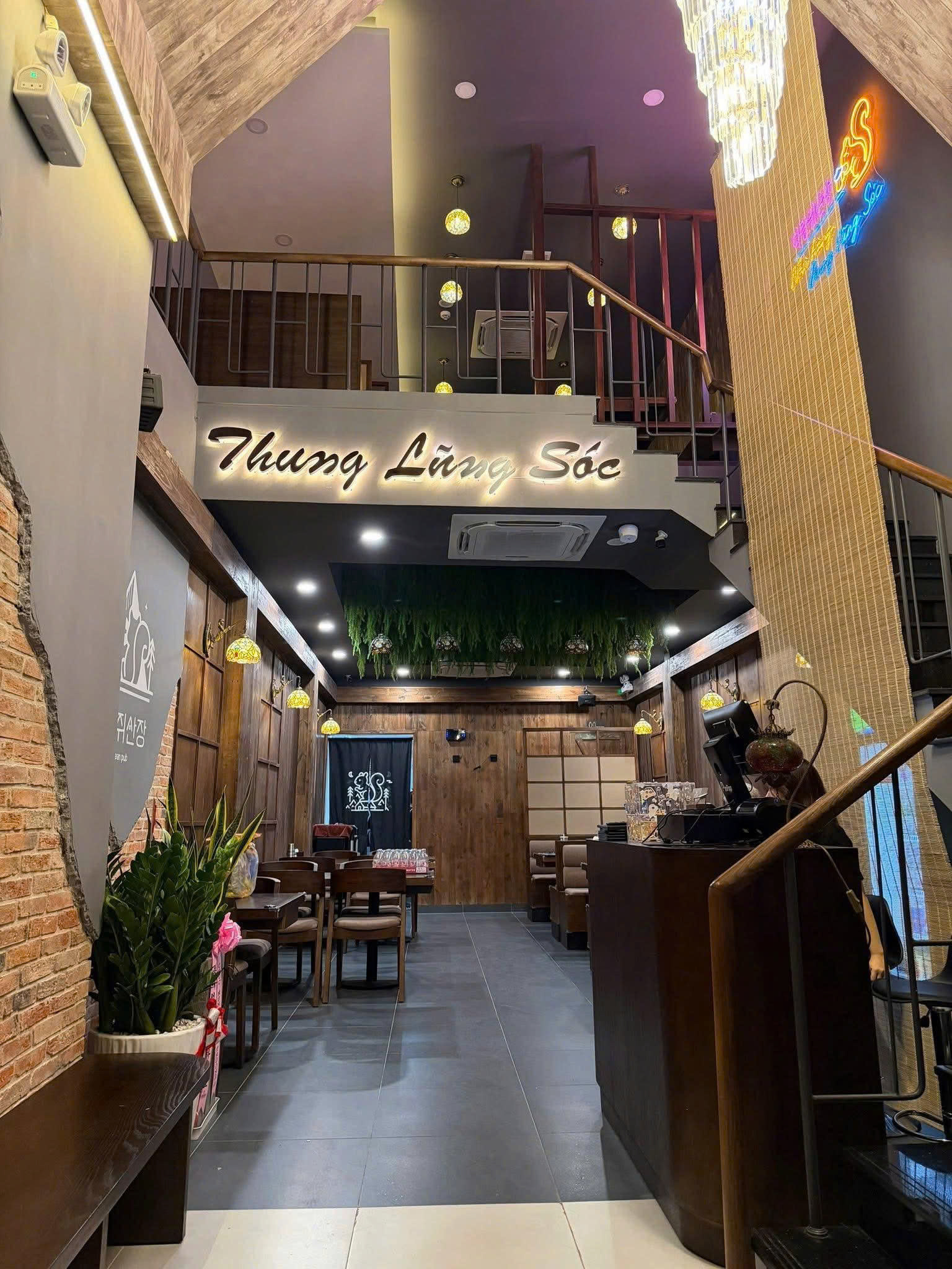 Sang nhượng mặt bằng kinh doanh Thung lũng sóc 190 Nguyễn Trãi phường Bến Thành Quận 1 TP HCM