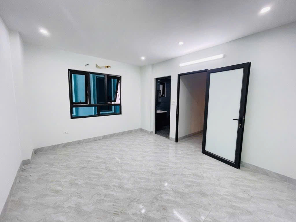32m 5 tầng 6ty2 TRUNG TỰU - NHÀ MỚI - Ô TÔ ĐỖ Kinh Doanh