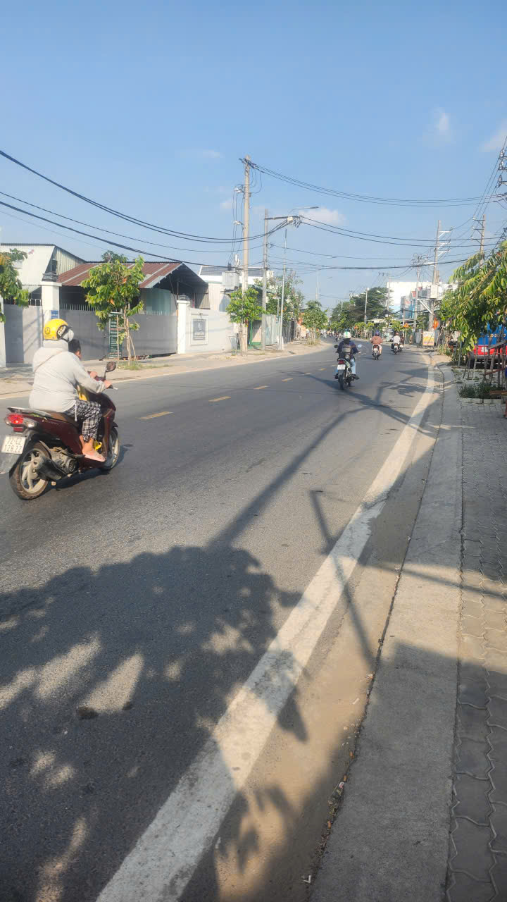 CHO THUÊ XƯỞNG MẶT TIỀN PHẠM THỊ GIÂY 8x36M TRỆT LẦU GIÁ 30 TRIỆU/T