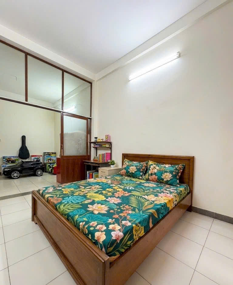 Bán nhà hẻm Ô tô Lê Văn Sỹ - QUẬN 3 - 3.3 x 18m (71 m2) - 4.65 tỷ