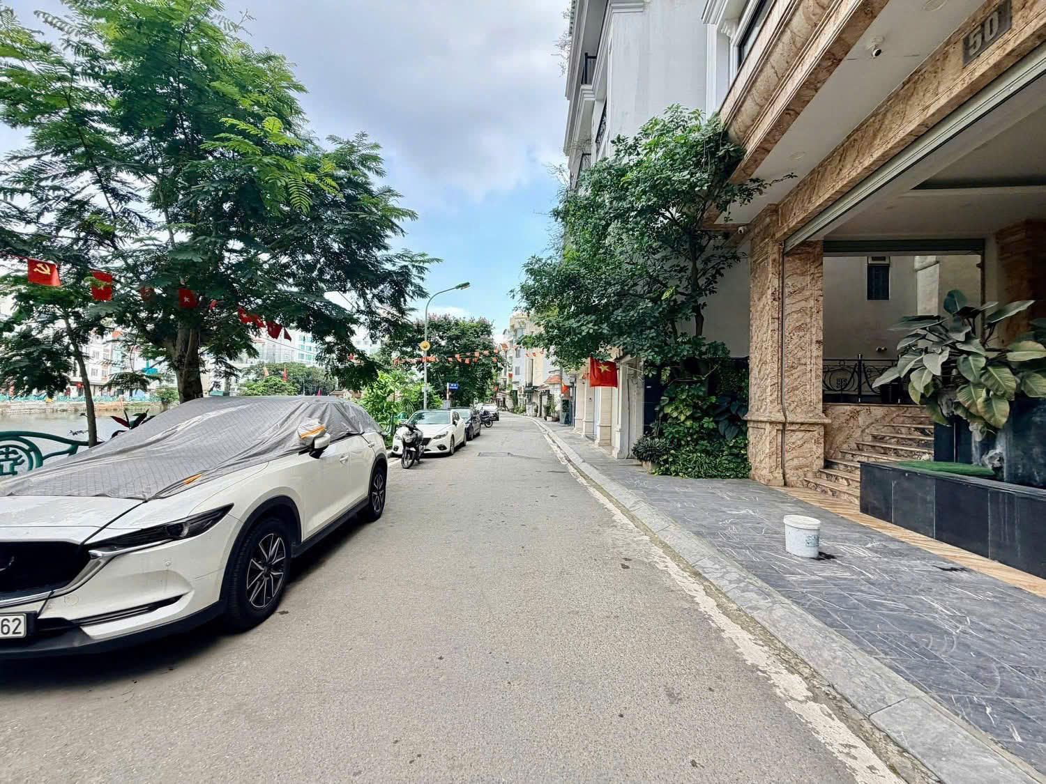 Mặt Hồ Tây Yên Hoa 70M2 4 Tầng Mặt Tiền 5M 53.5 Tỷ View Hồ Vỉa Hè Rộng đẹp