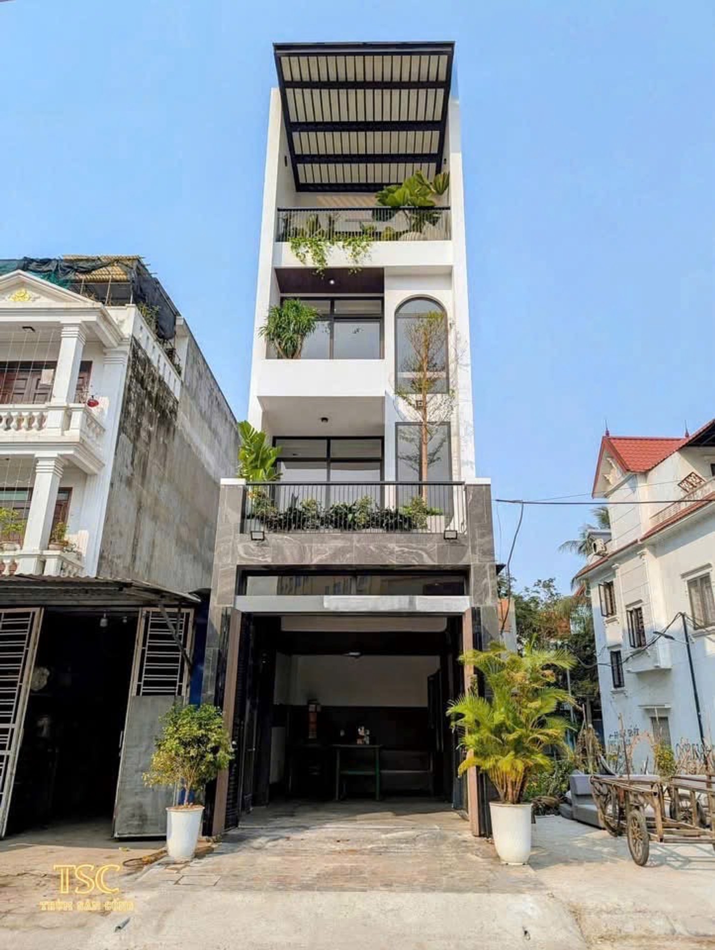 Siêu phẩm TĐC Hồ Sen - Tam Kỳ, mặt phố Khúc Hạo, nhà mới có thang máy.