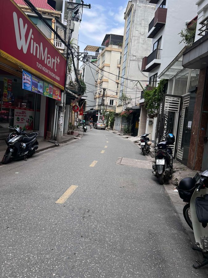 Bán Đất Mặt Phố Hoa Bằng. Cầu Giấy. Lô Góc. Ô Tô. DT 100m2. MT 5m. Giá 38.3 Tỷ.