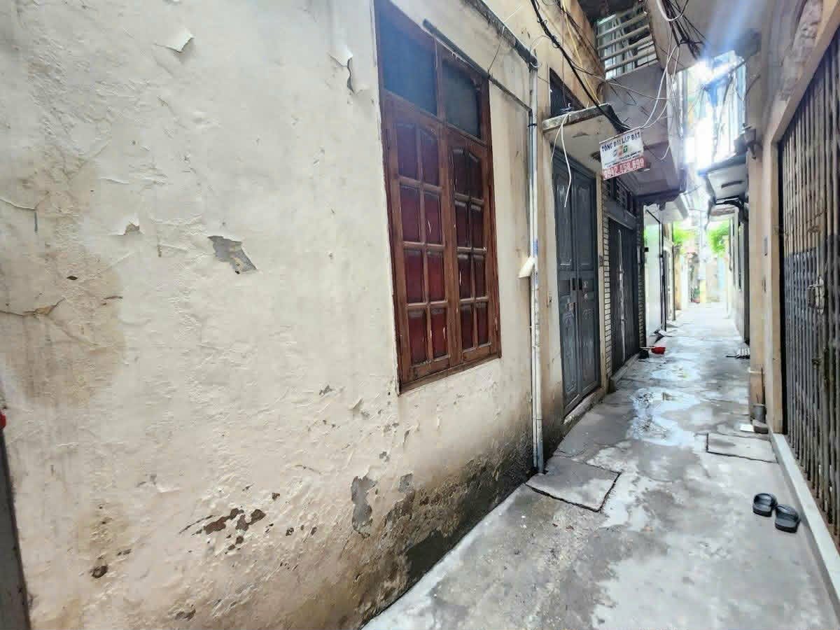 Bán đất giáp nhị 34M cách phố 10M hoàng mai