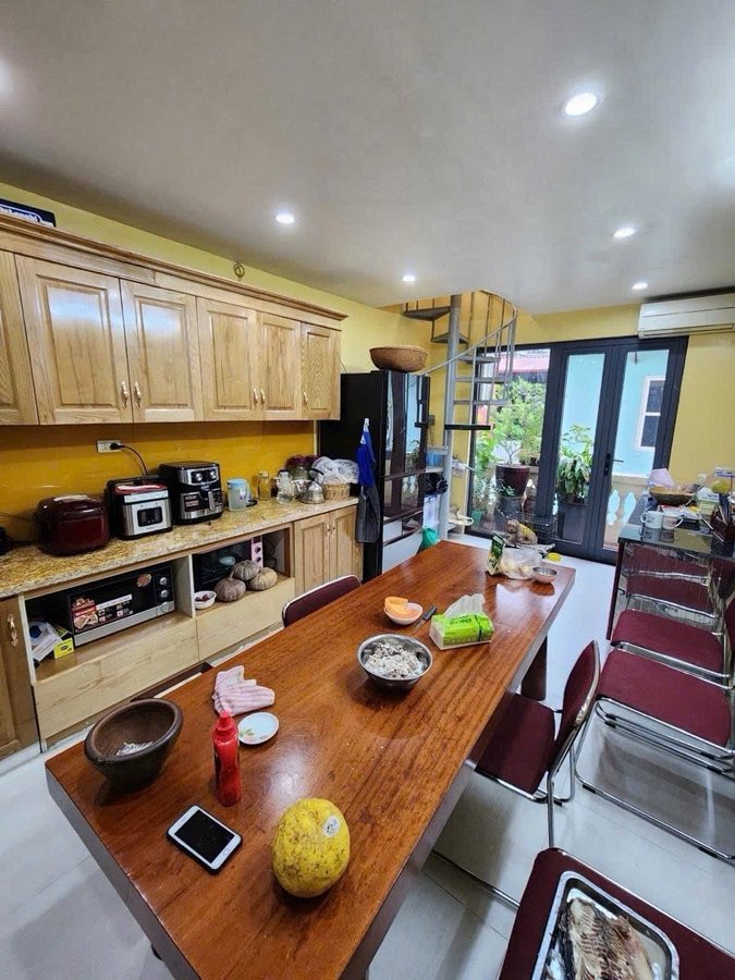 Bán Nhà Trung Liệt. Đống Đa. DT 49m2. MT 3.3m. 5 Tầng. Giá 11.7 Tỷ