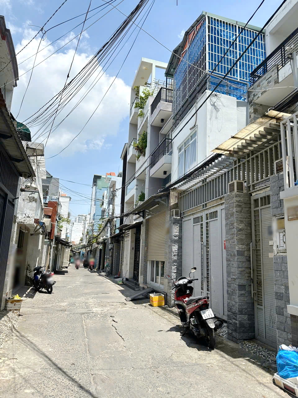 Nhà nát hẻm thẳng 5m 65m2 nở hậu Dương Bá Trạc P1Q8 P.Chánh Hưng