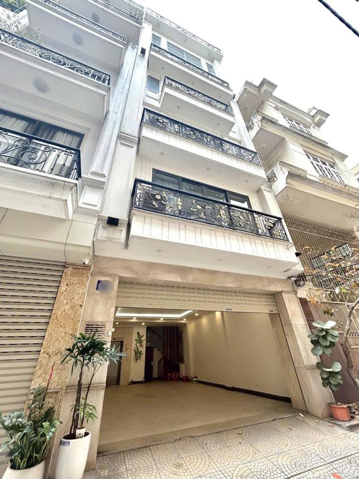 50TR/THÁNG! VỈA HÈ! Ô TÔ TRÁNH! MẶT TIỀN 5.6M! NHÀ HÀO NAM 67M2, 8 TẦNG. THÔNG SÀN – THANG MÁY