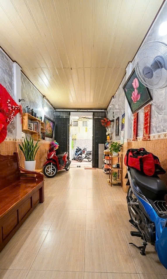 Bán nhà hẻm Ô tô Cách Mạng Tháng Tám, QUẬN 3, DT 3 x 10m (30 m2), giá 6.2 tỷ