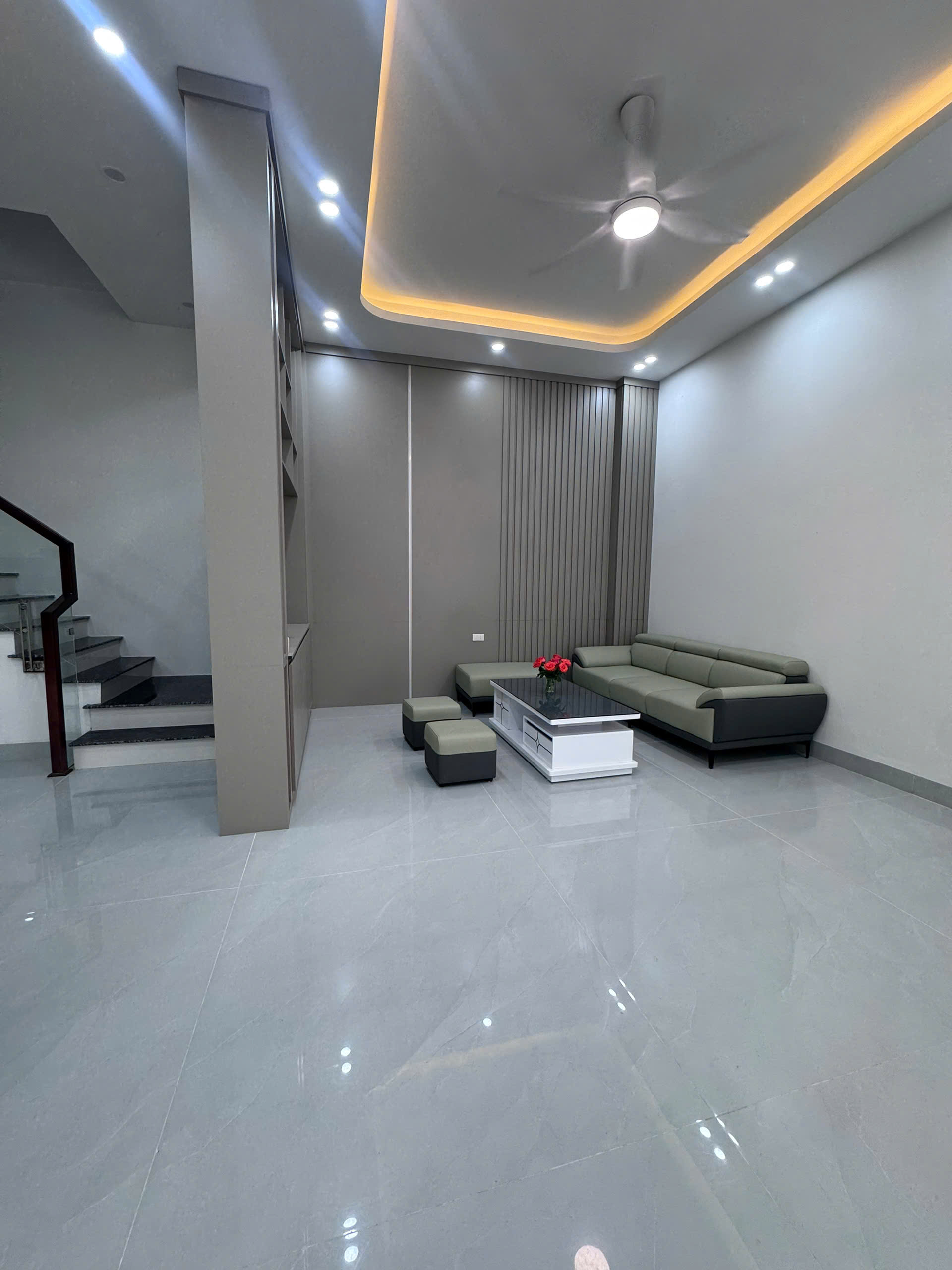 Nhà 4 tầng Bình Lộc Lê Thanh Nghị ngõ thông ô tô vào nhà giá 3ty450