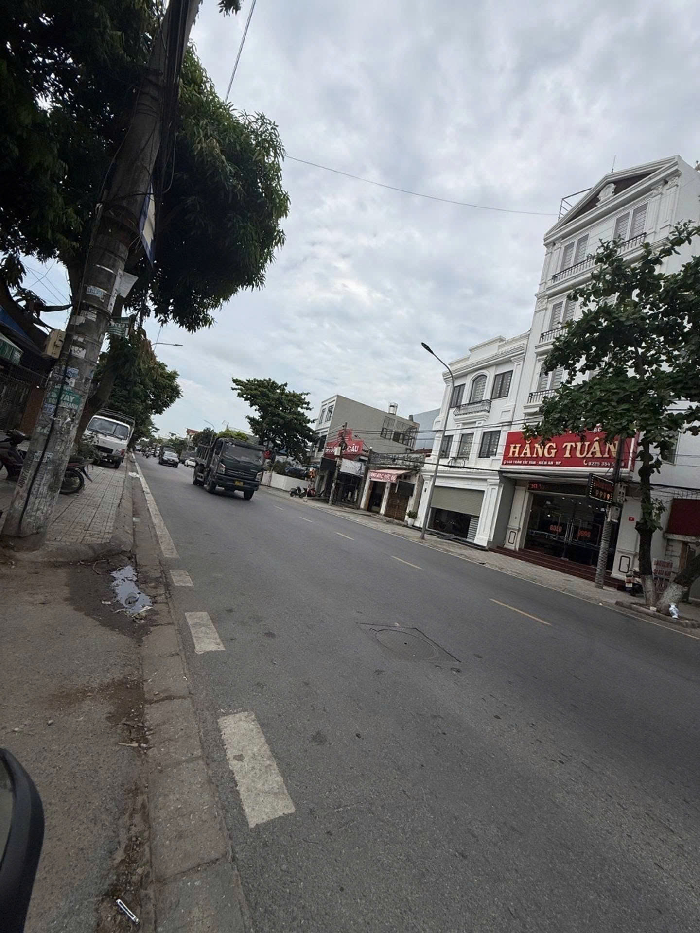 Nhà đẹp 3 tầng Trần Tất Văn - Ngõ rộng ô tô tải quay đầu - Vị trí trung tâm - Giá chỉ 2,92 tỷ