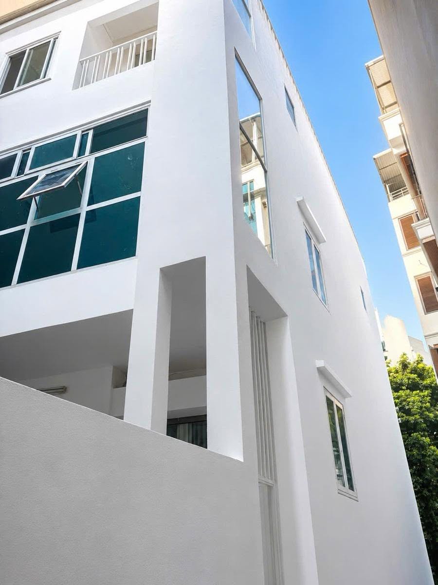 NHÀ NGÕ 1, VÕ CHÍ CÔNG, CẦU GIẤY: 52M X3T, MT 5,5M, GIÁ 11TỶ.