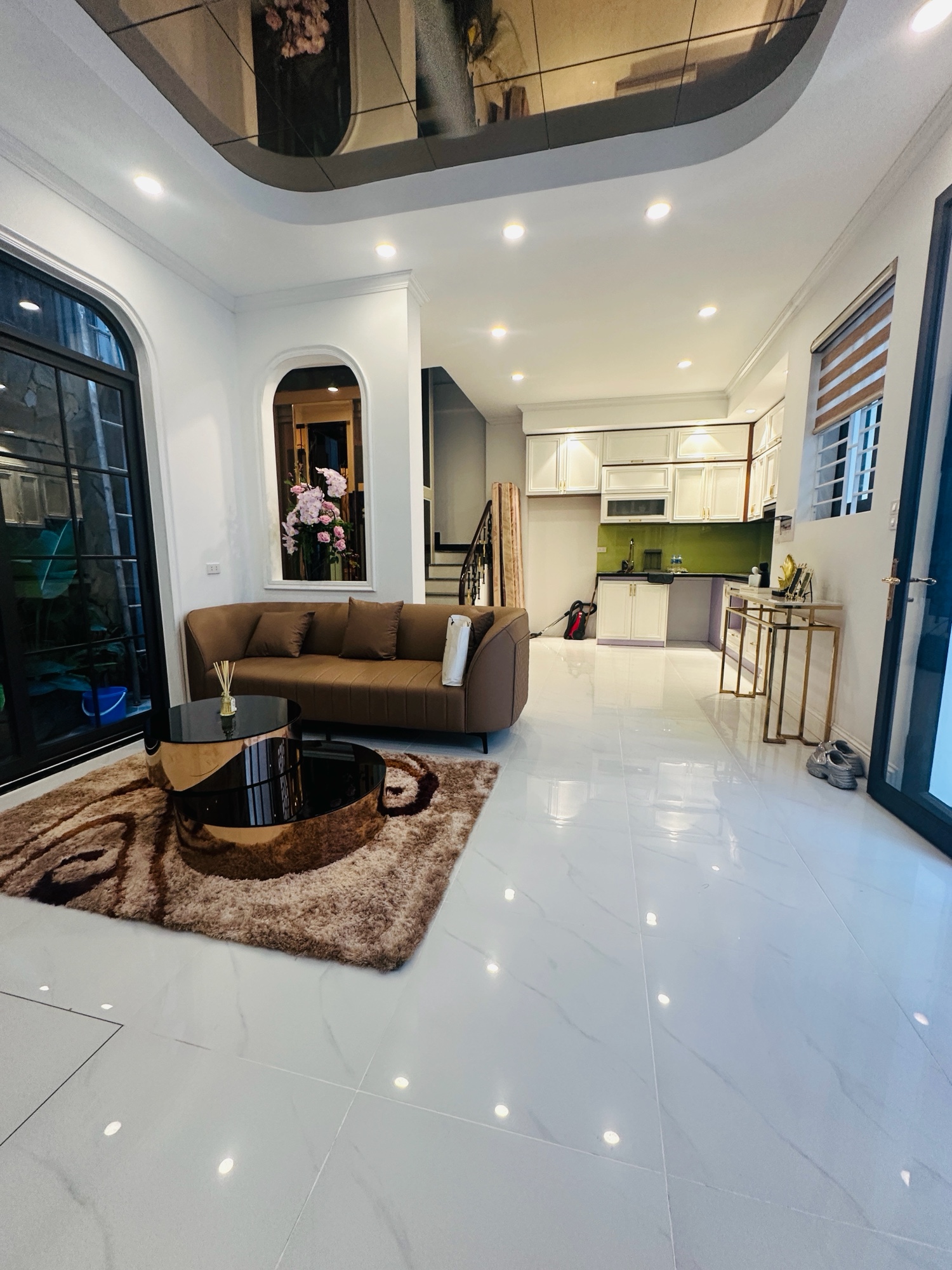 n khách xem xong muốn đặt cọc ngay! Lạc Long Quân - Tây Hồ 72m² x 5 tầng thang máy 15,7 tỷ ✅ Mặt tiền 7,5m cực hiếm✅ Nội thất sang Trọng