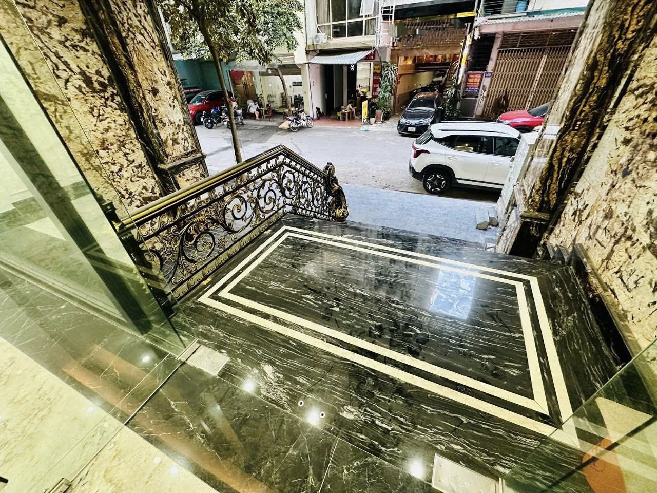 BUILDING LÊ ĐỨC THỌ - THANG MÁY - THÔNG SÀN - VĂN PHÒNG