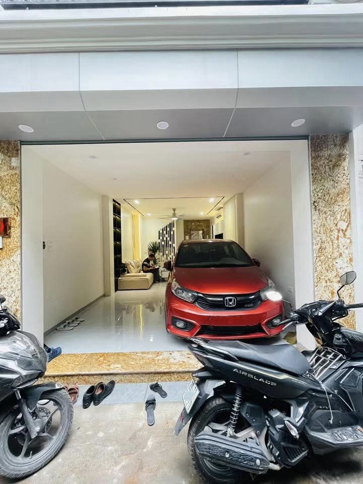 NHÀ YÊN HOÀ - GARA ÔTÔ - 7 TẦNG THANG MÁY