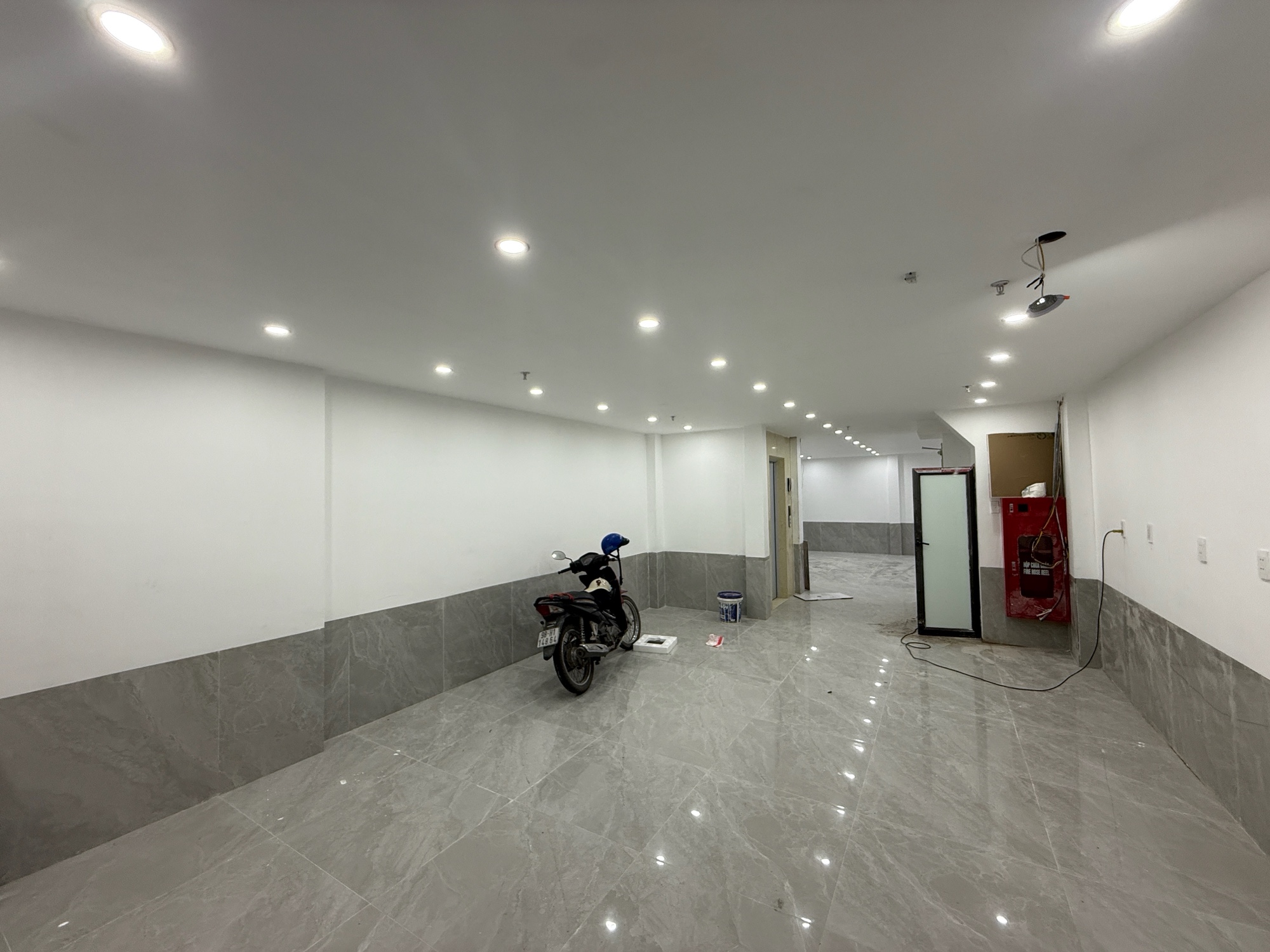 LÁNG - 7 TẦNG THANG MÁY - 2 THOÁNG - GẦN PHỐ - KINH DOANH - DÒNG TIỀN - SẮP RA MẶT PHỐ - 95M² 27 TỈ