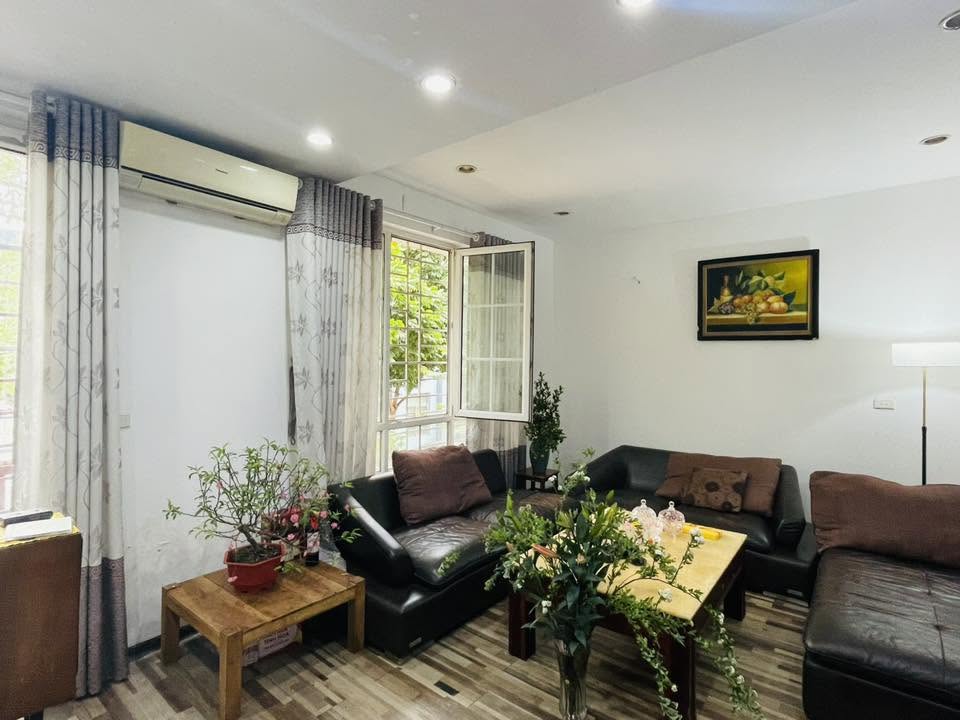 (Chính chủ) bán nhà phố Hòa Mã, mặt tiền 4.1m, 3 tầng, 80m2, 30.5 tỉ, ngõ kinh doanh
