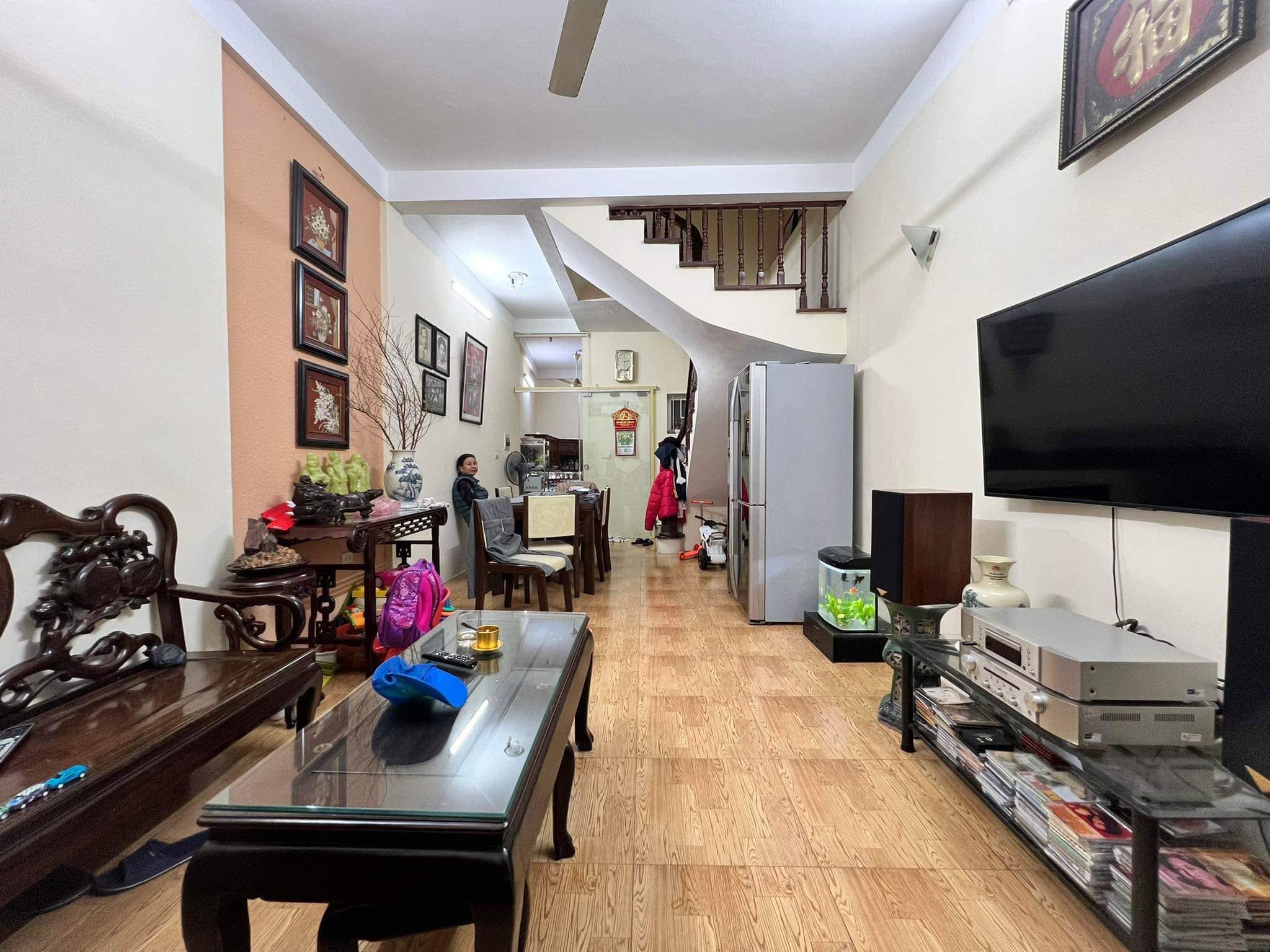 (Chính chủ) bán nhà mặt phố Hàng Chiếu, 4 tầng, mặt tiền 4m, 116m2, 75 tỉ, kinh doanh đỉnh