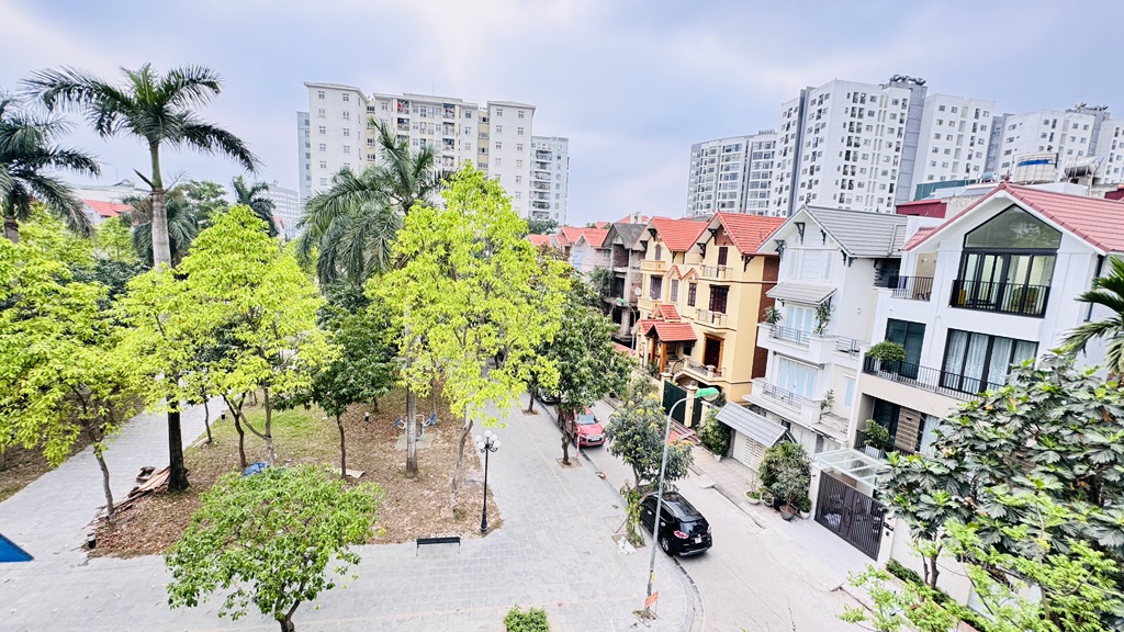 BÁN BIỆT THỰ SÀI ĐỒNG 160M2, 4 TẦNG, 3 MẶT ĐƯỜNG, Ở SƯỚNG, NHỈNH 40 TỶ