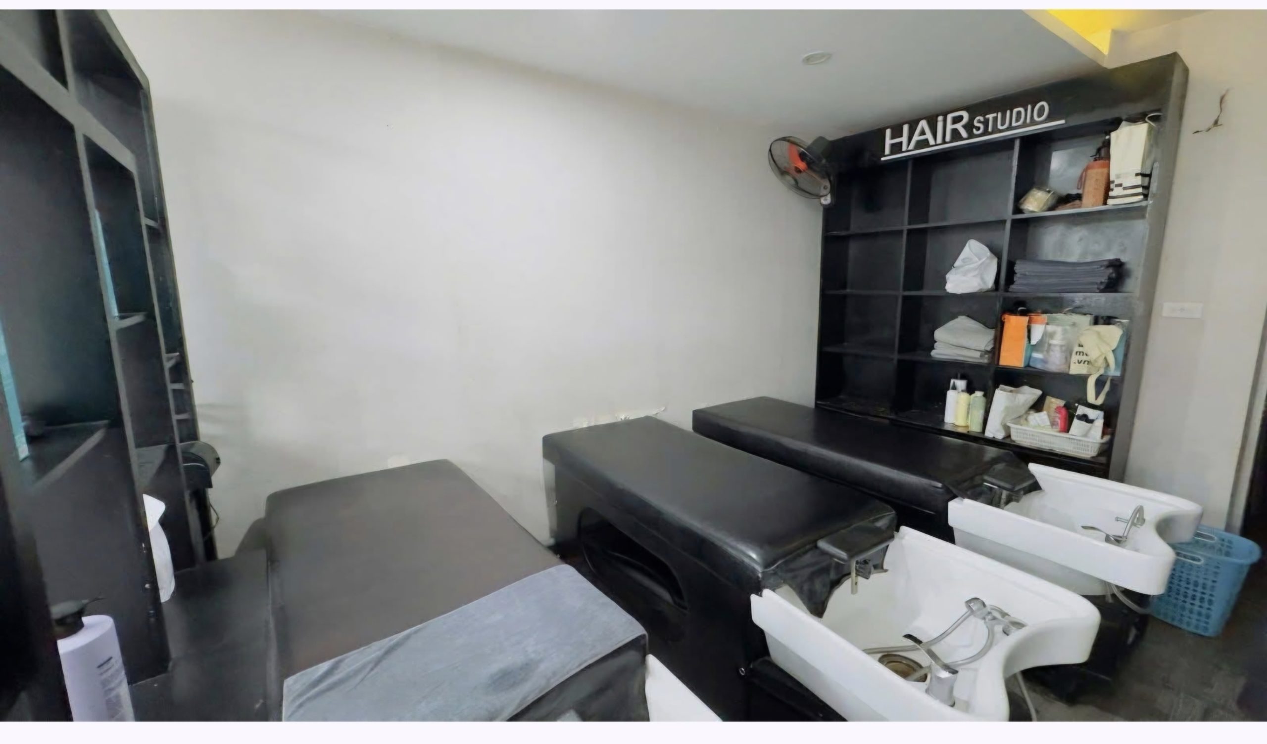 Ngõ THÁI HÀ Diện tích: 103m² Mặt tiền: 7.7m – cực rộng, dễ thiết kế tòa nhà Kết cấu: Nhà tập thể 3 tầng cũ (xác định bán đất)