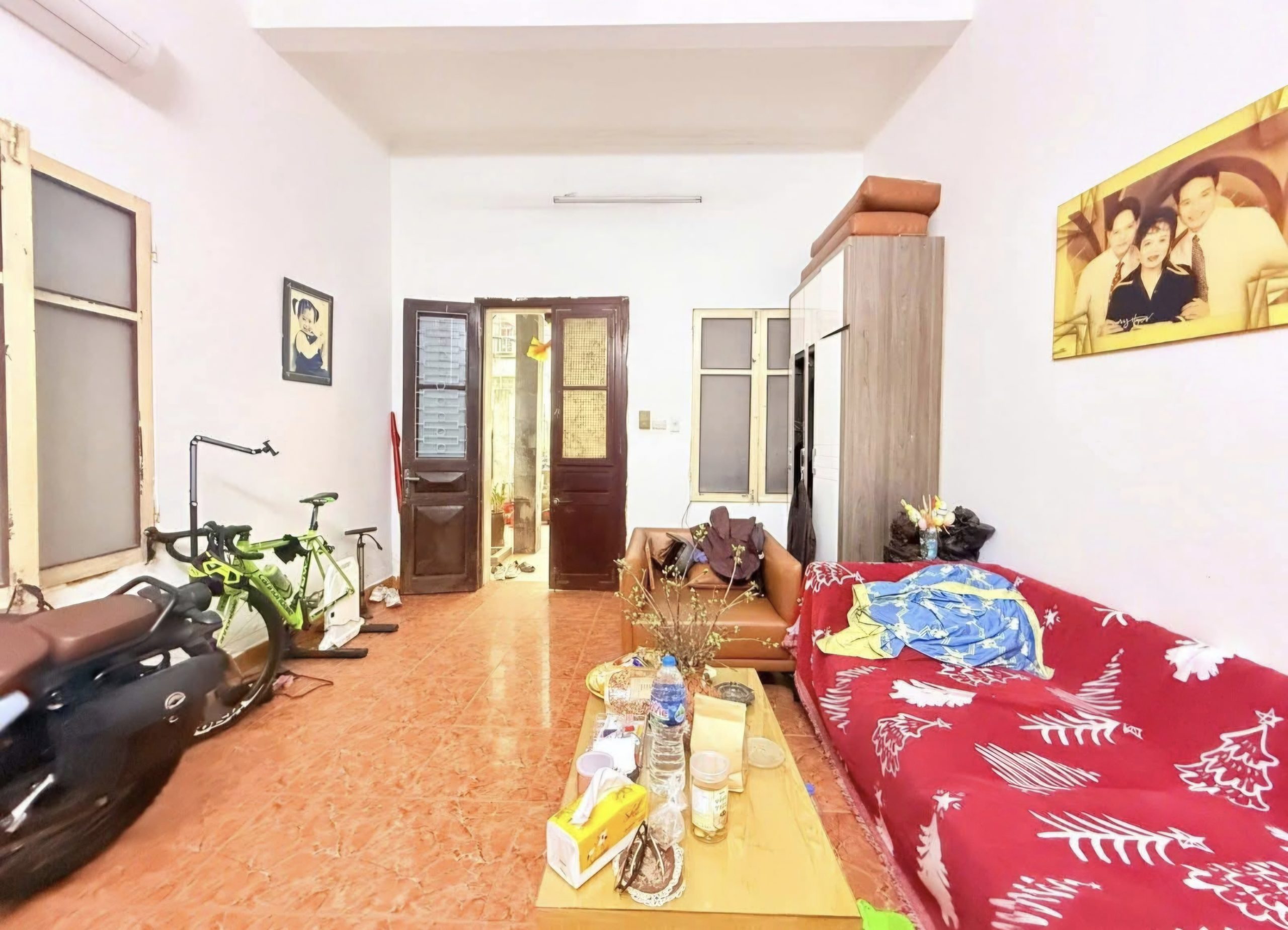Phố Đào Tấn Diện tích: 79m² Kết cấu: 2 tầng + 1 tum Mặt tiền: 4.5m