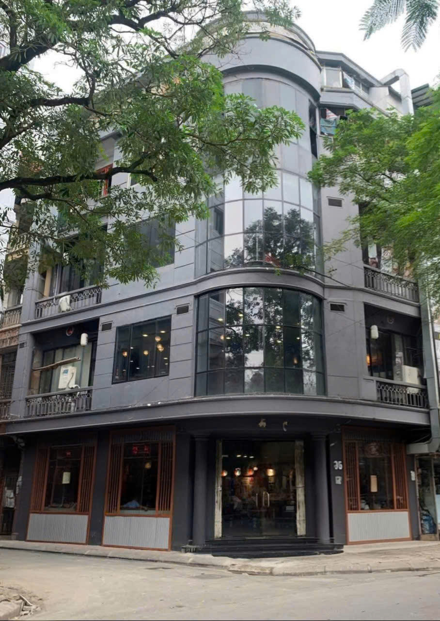 Cho thuê nhà căn góc, 94m2_ 4T; Nguyễn Đình Thi, Hoàng Hoa Thám -25 tr