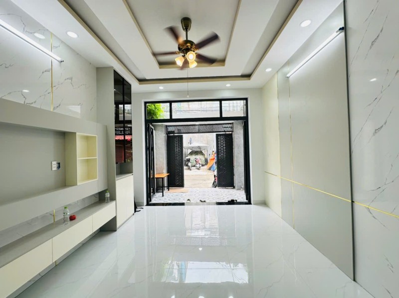 Bán nhà 4 tầng, 56m2 đường Trường Lưu, P. Long Trường, Q9, Thủ Đức, TP HCM. 5,78 tỷ.