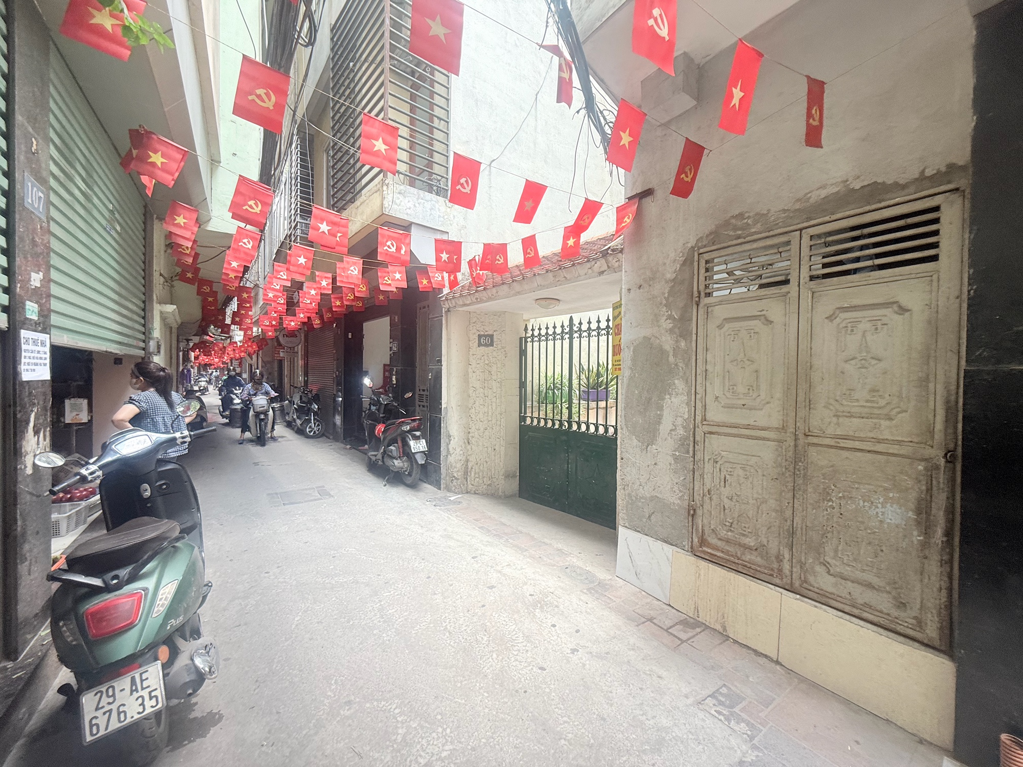 Bán nhà Tọa lạc tại khu vực VIP bậc nhất phố Ngọc Hà, trung tâm quận Ba Đình – nơi hội tụ giá trị lịch sử, văn hóa và hạ tầng đồng bộ của Thủ đô. Khu vực nổi t