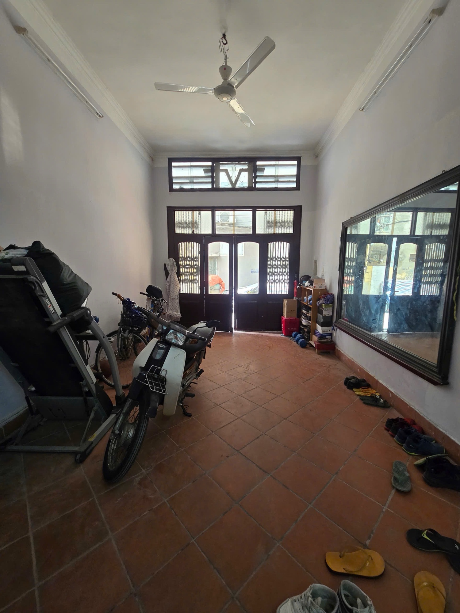 BÁN NHÀ NGUYỄN VĂN CỪ-BỒ ĐỀ-LONG BIÊN-CÁCH PHỐ NVC CHỈ 20M-CHỈ 10 PHÚT SANG PHỐ CỔ