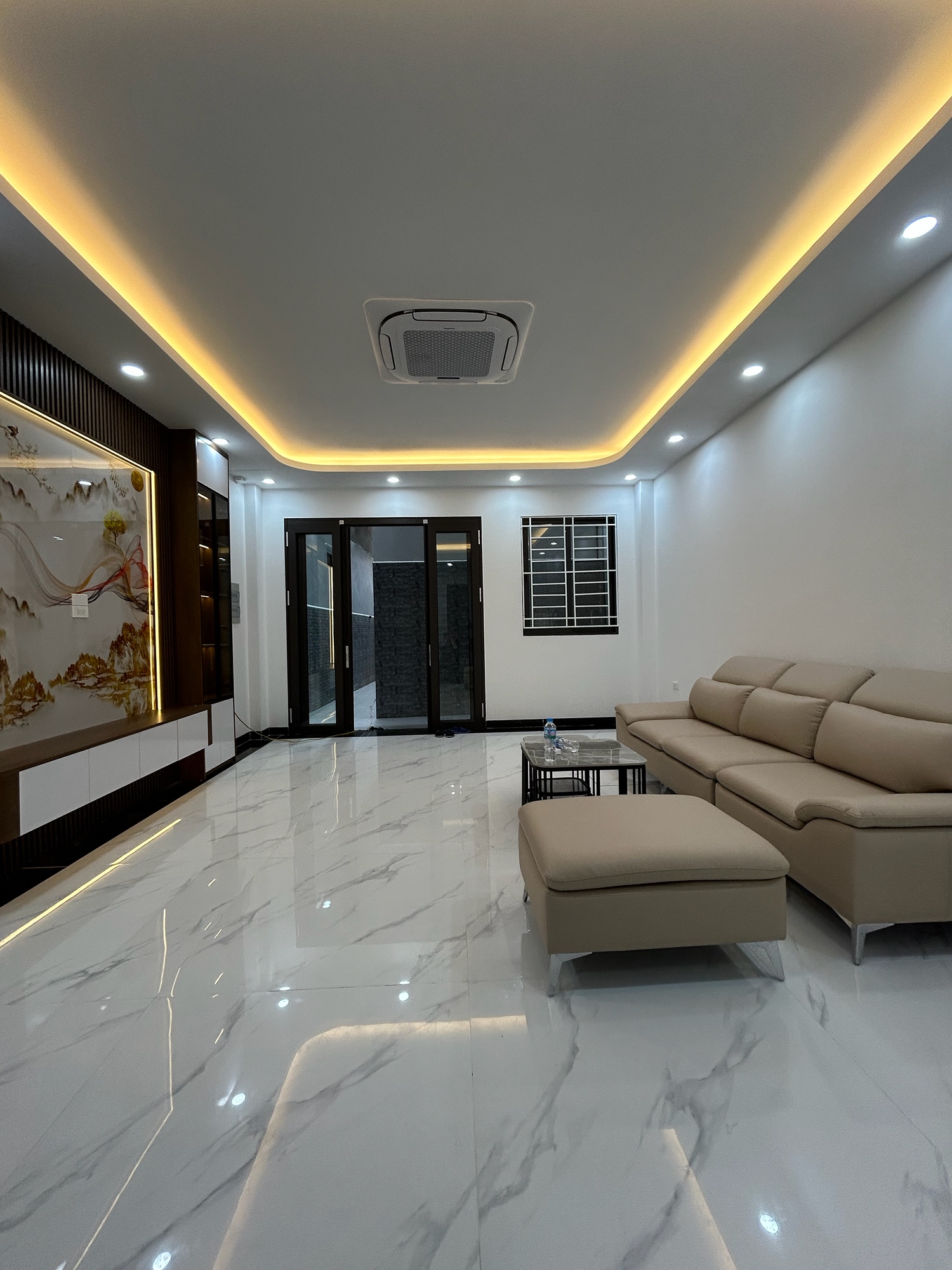 BÁN NHÀ PHỐ ĐỘI NHÂN-BA ĐÌNH -THANG MÁY-NGÕ Ô TÔ ĐI LẠI THUẬN TIỆN-6 TẦNG KIÊN CỐ-TK HIỆN ĐẠI