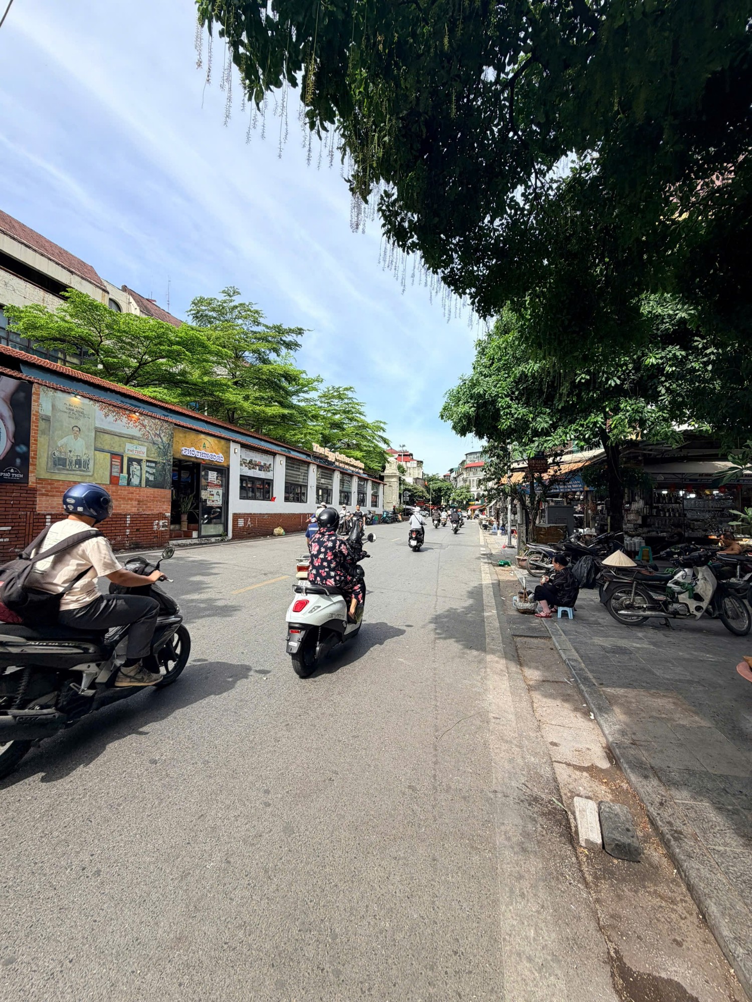 HÀNG HIẾM TRUNG TÂM PHỐ CỔ – LÔ GÓC CỰC THOÁNG – NGÕ THÔNG KINH DOANH ĐỈNH – NGAY CHỢ ĐỒNG XUÂN -CHỦ THIỆN TRÍ-GIÁ CHƯA ĐẾN 400 TRIỆU/M2✨✨
