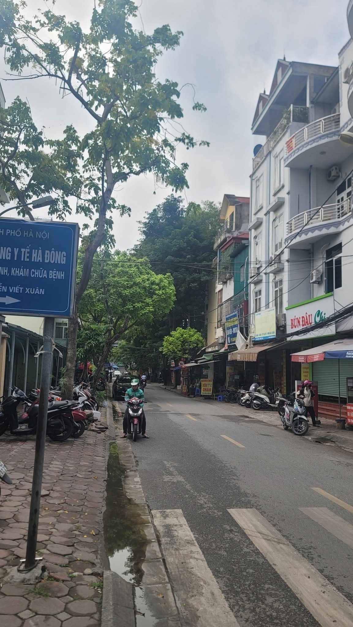 MẶT PHỐ- KINH DOANH SẦM UẤT -SÁT CỔNG TRƯỜNG CAO ĐẲNG- BỆNH VIỆN VÂY QUANH - PHÙ HỢP KINH DOANH NHIỀU LOẠI HÌNH