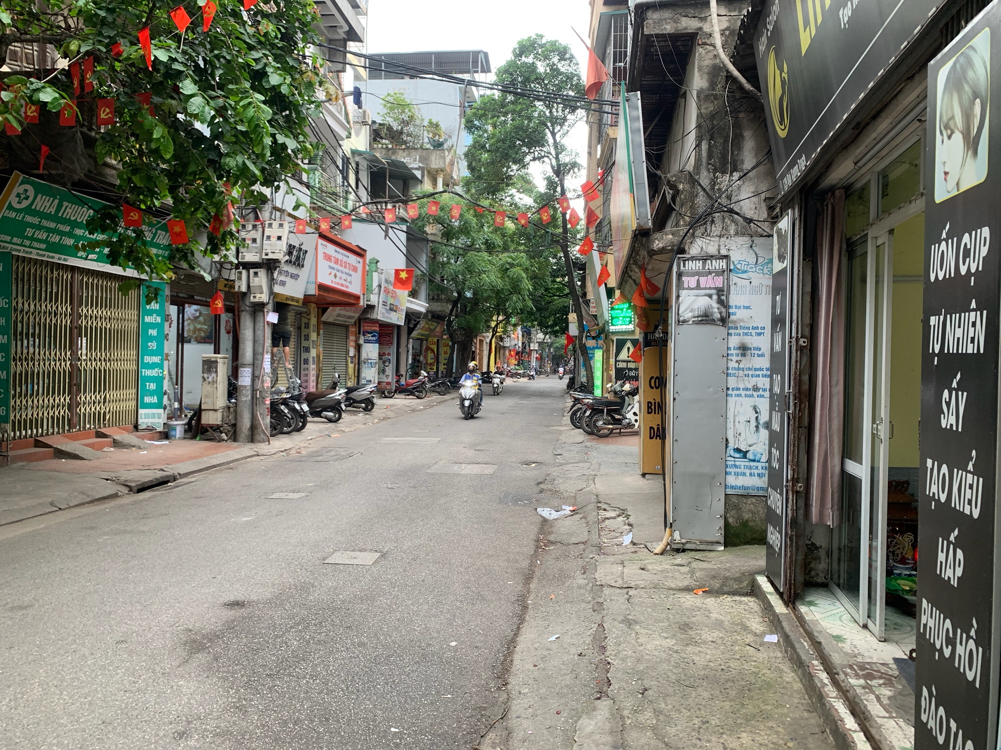 BÁN MẢNH ĐẤT VÀNG CÒN SÓT LẠI MẶT PHỐ BÙI XƯƠNG TRẠCH 2 MẶT THOÁNG 1 MẶT PHỐ 1 MẶT VIWE TRƯỜNG HỌC - VỈA HÈ RỘNG RÃI - KINH DOANH ĐA DẠNG -CHỦ NHÀ ĐANG KD
