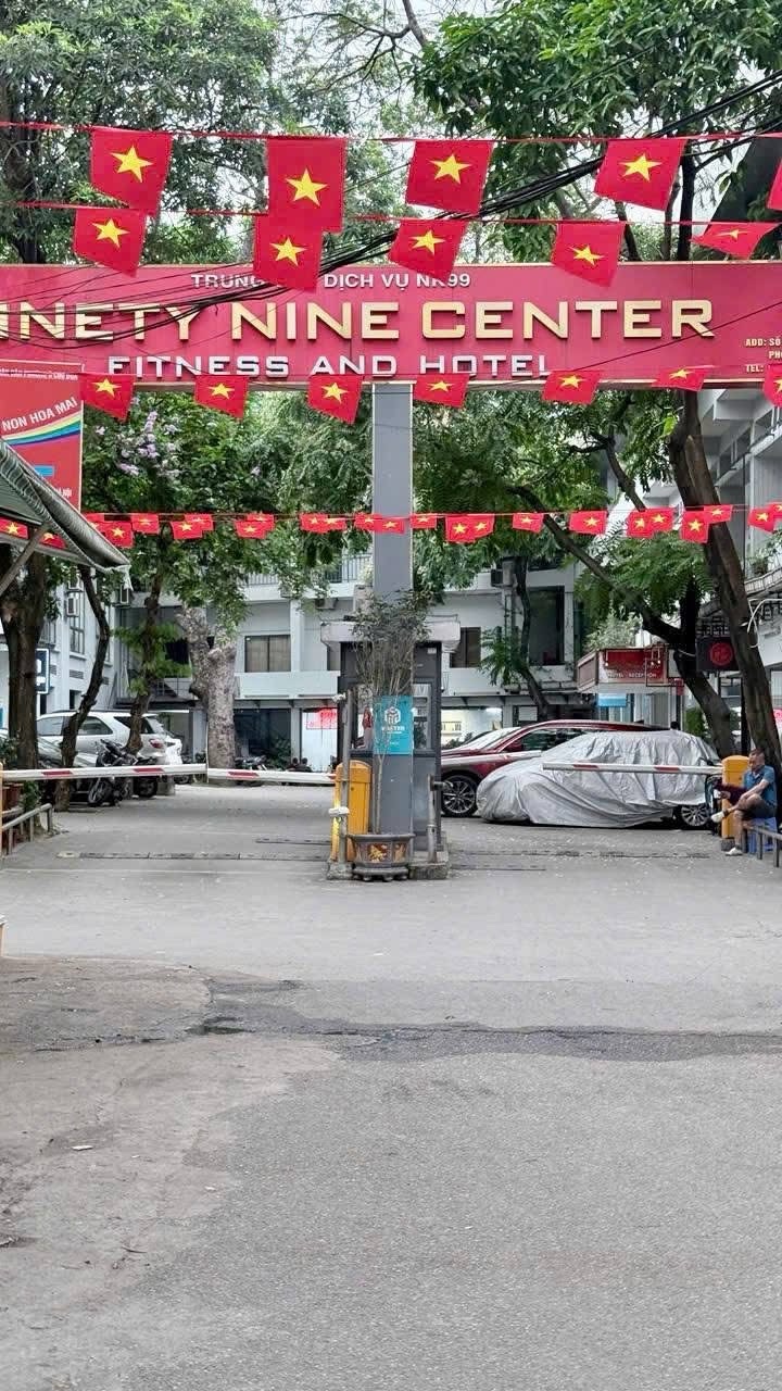 BÁN CĂN NHÀ CỰC ĐẸP- NGAY TRUNG TÂM ĐỐNG ĐA - MẶT NGÕ THÔNG Ô TÔ TRÁNH BA GÁC - KINH DOANH ĐỈNH - THANG MÁY XIN - NỘI THẤT CAO CẤP ❤️.