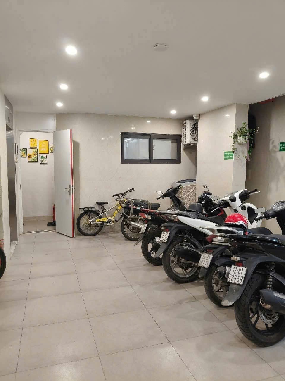 BÁN NHÀ TRUNG TÂM CẦU GIẤY - PHỐ NGUYỄN KHANG-TOÀ CCMN 9 PHÒNG - THANG MÁY - FULL ĐỒ - DOANH THU 50TR/THÁNG