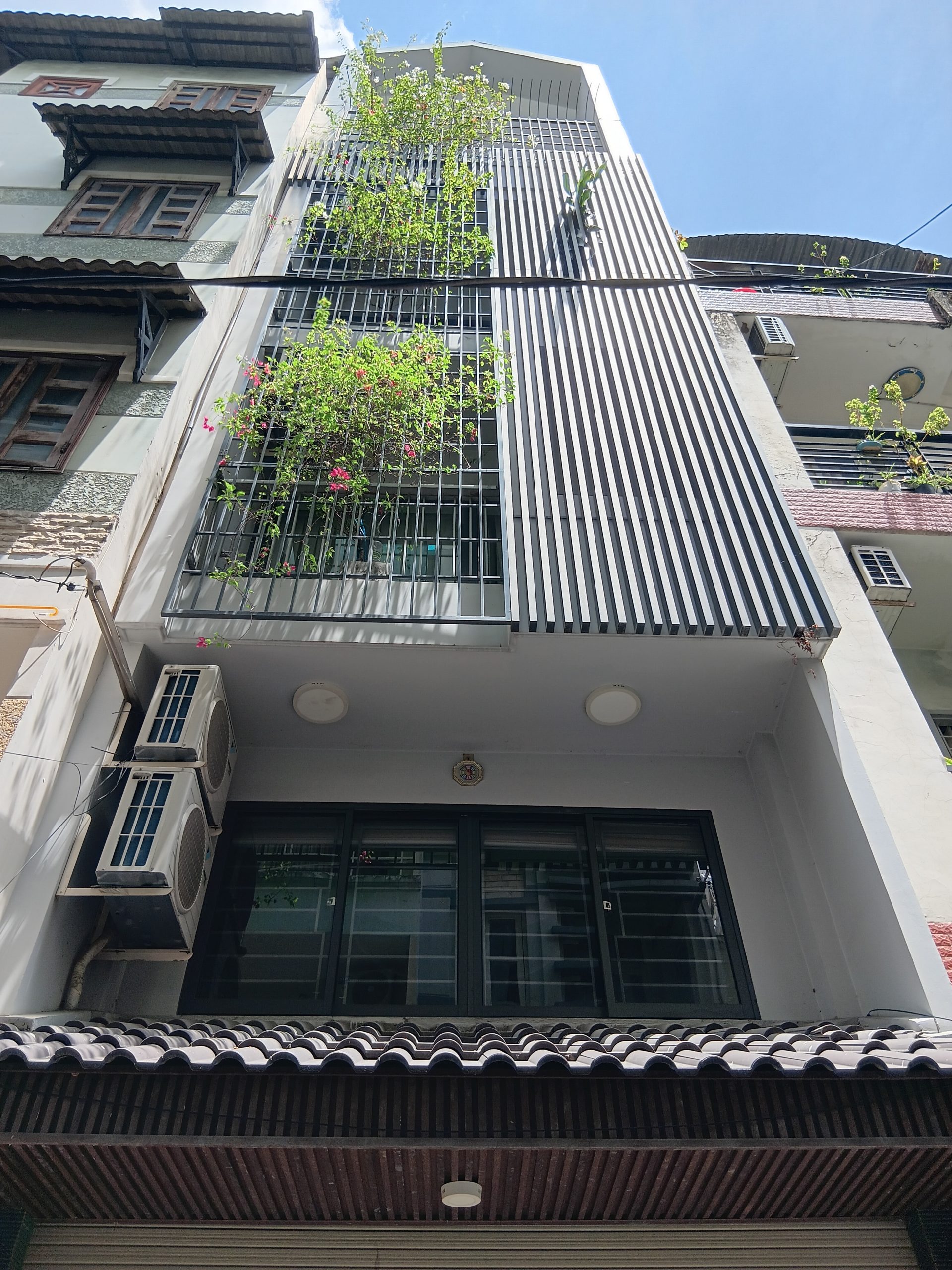 Bán Nhà Nguyễn Thiện Thuật Q.3 - Hẻm 6m Xe Hơi Thông - 34m² x 5 Tầng - Chỉ Hơn 11 Tỷ Nhà Chính Chủ - Hoàn Công Đầy Đủ 5 Tầng Nfang 3,6m Dài 9m nở hậu 4.1m