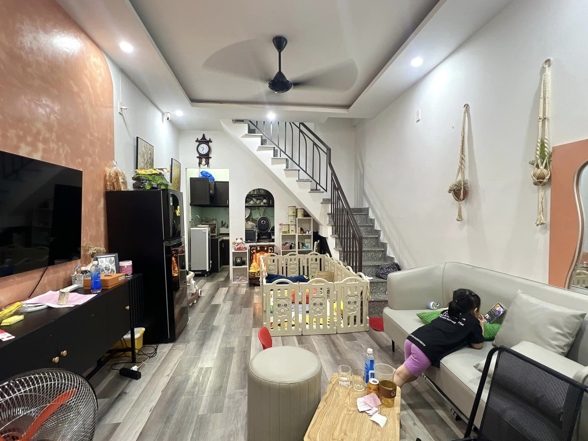 # K Hoàng Diệu, 33m2, 2 tầng sạch đẹp, 2PN 2WC, sổ hoàn công, 2.x tỷ vừa
