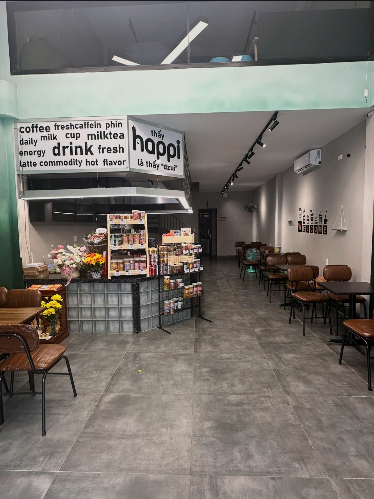 SANG NHƯỢNG QUÁN CAFE – BÌNH TRỊ ĐÔNG, BÌNH TÂN, TP.HCM vị trí thuận tiện kinh doanh.