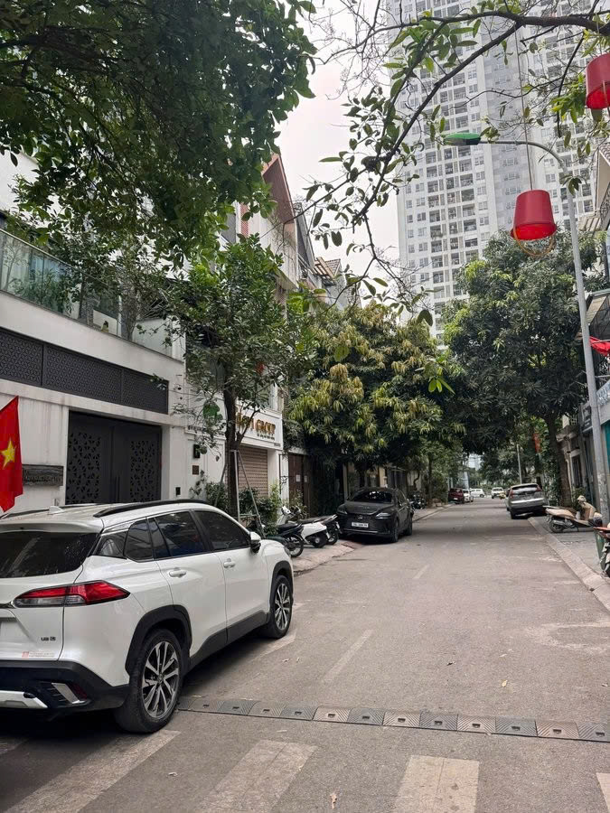Siêu VIP phố Lưu Quang Vũ , Cầu Giấy DT 185m x5 tầng, mt 9m Giá chào 88 tỷ
