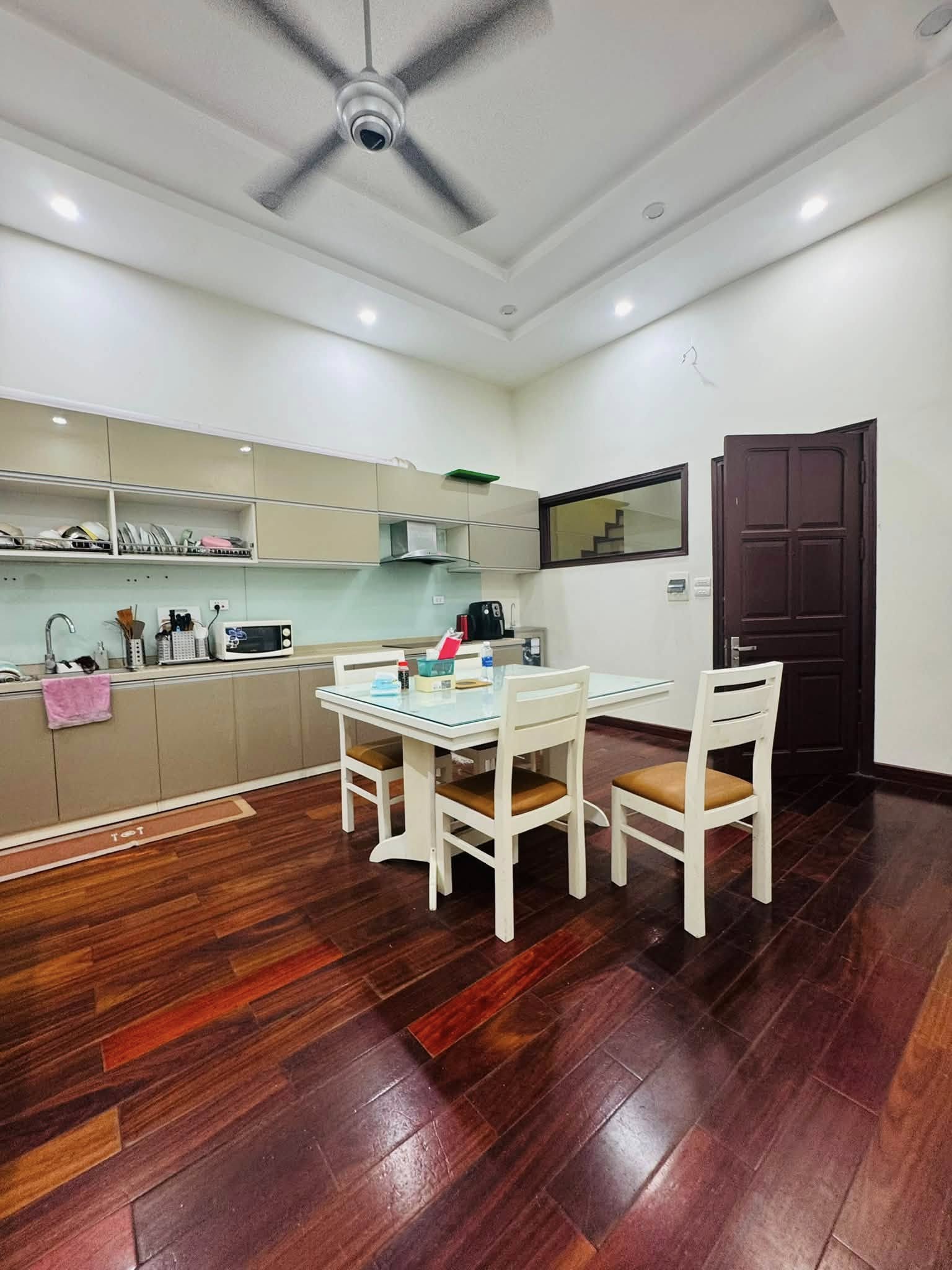 Giảm chào 1 tỉ! Bán nhà phố Khâm Thiên, 50m2, 8 tầng, mặt tiền 4.2m, 33.5 tỷ, ô tô tránh