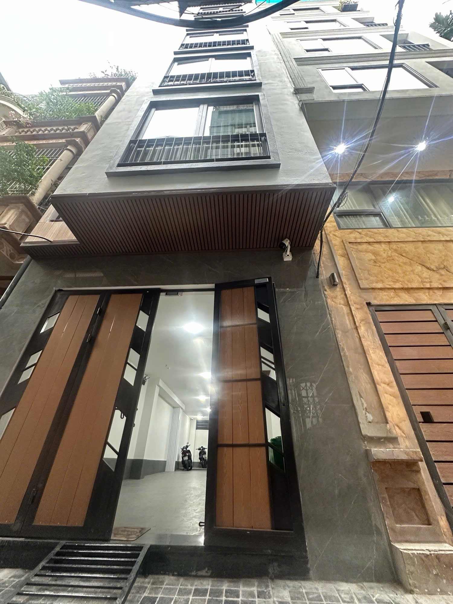 PHỐ THỊNH QUANG - TOÀ NHÀ 7 TẦNG THANG MÁY - DÒNG TIỀN 100TR/THÁNG - 15M RA Ô TÔ TRÁNH - 75M² NHỈNH 21 TỈ