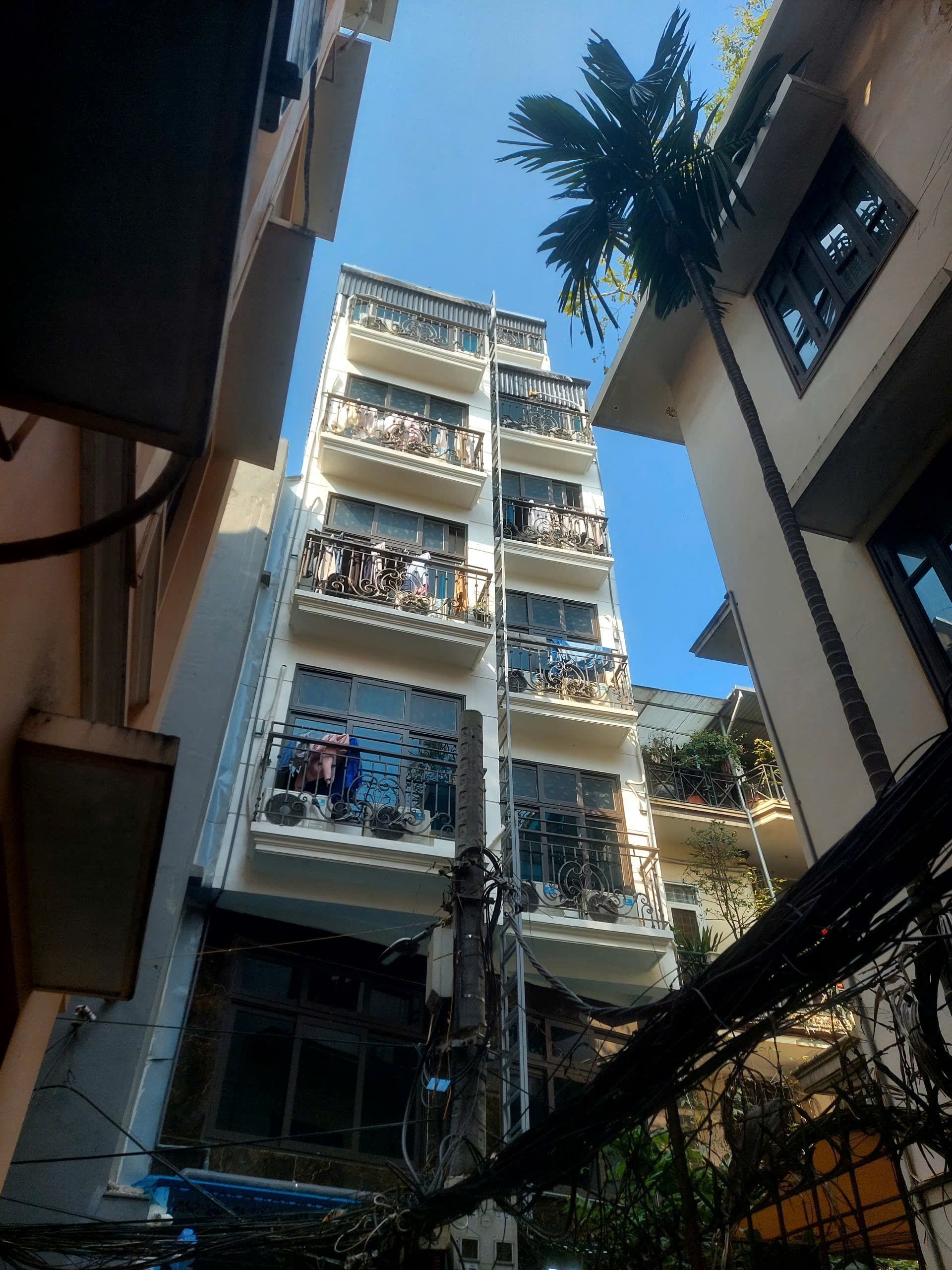 HÀO NAM - NHÀ ĐẸP - MẶT TIỀN RỘNG - NGÕ NÔNG THÔNG RỘNG - 8 TẦNG THANG MÁY - DÒNG TIỀN - 70M² NHỈNH 23 TỈ...