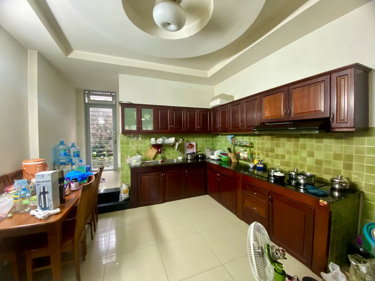 Nhà Lê Văn Sỹ, Tân Bình, Tiện Ở Ngay Hoặc Xây Mới, ngang 6m, hẻm xe hơi tránh, gần mặt tiền.