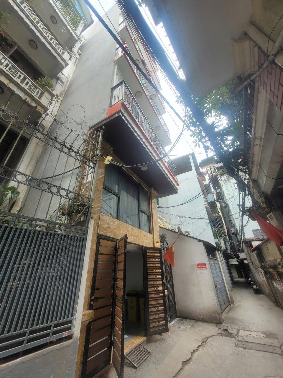 BÁN TÒA NHÀ CHDV ĐƯỜNG LÁNG. 52M2 - 7 TẦNG. THANG MÁY. 11 PHÒNG KHÉP KÍN.