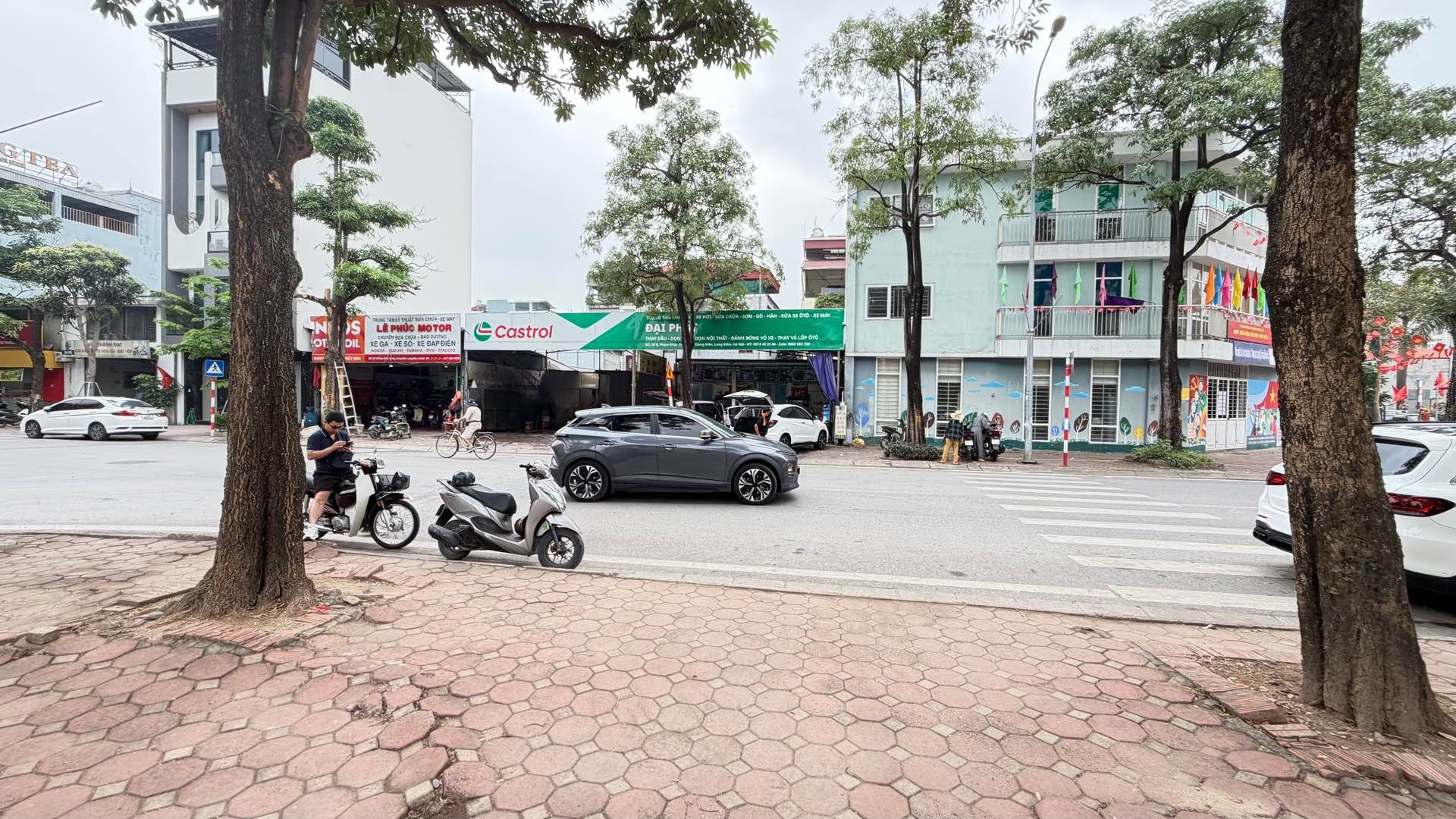 BÁN ĐẤT MẶT PHỐ VIỆT HƯNG 86M2- MT 7.5M- KINH DOANH ĐỈNH- NHỈNH 30 TỶ