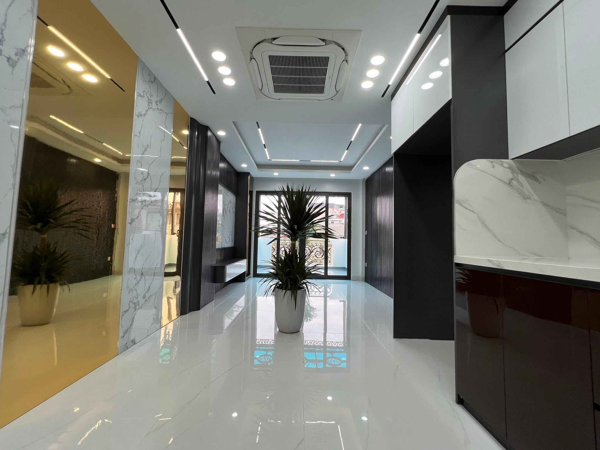 BÁN NHÀ MẶT NGÕ Ô TÔ TRÁNH ĐƯỜNG GIẢI PHÓNG. 85M2 - 5 TẦNG. KINH DOANH.